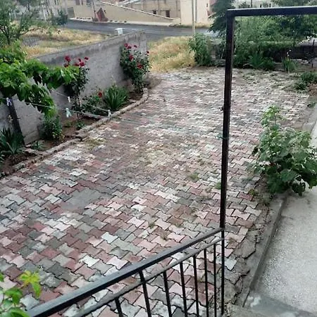 Acan Guenluek Kiralik Ev Uerguep Mustafapaşa