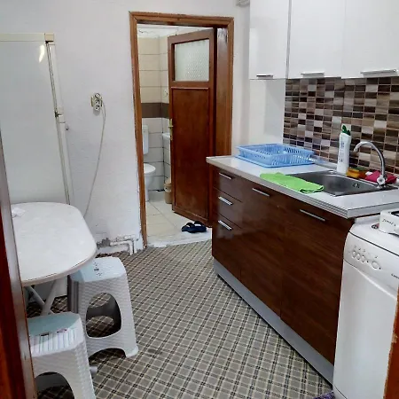 Acan Guenluek Kiralik Ev Uerguep Mustafapaşa