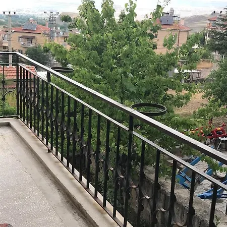 Acan Guenluek Kiralik Ev Uerguep Mustafapaşa
