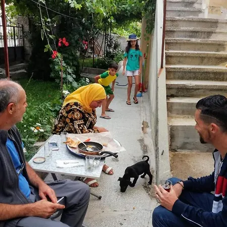 Acan Guenluek Kiralik Ev Uerguep Mustafapaşa