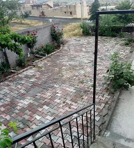 Acan Guenluek Kiralik Ev Uerguep Mustafapaşa