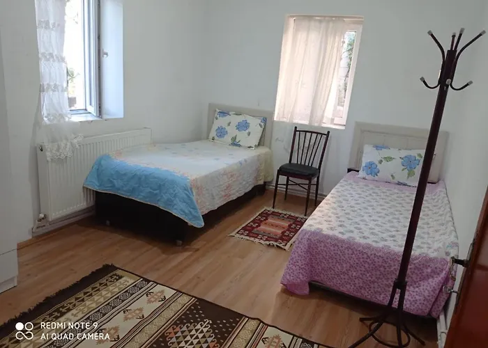 Acan Guenluek Kiralik Ev Uerguep Mustafapaşa