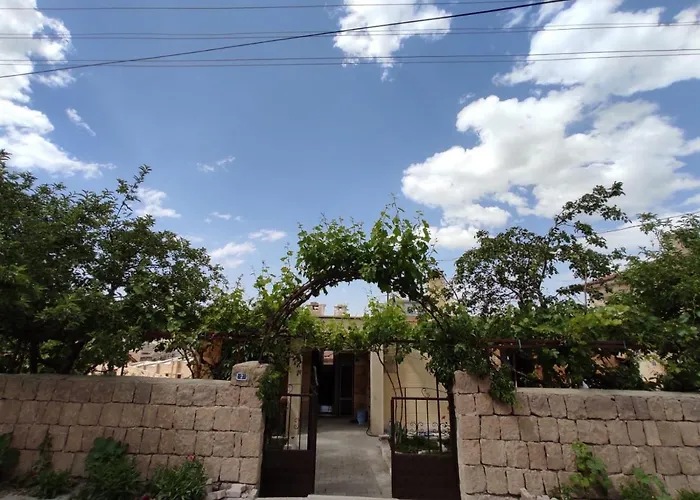 Apartman Acan Guenluek Kiralik Ev Uerguep Mustafapaşa