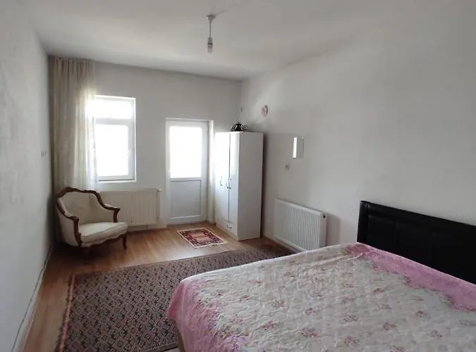 Apartman Acan Guenluek Kiralik Ev Uerguep