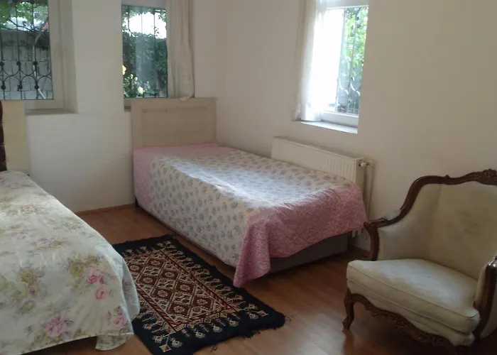 Apartman Acan Guenluek Kiralik Ev Uerguep Mustafapaşa