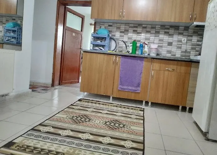 Acan Guenluek Kiralik Ev Uerguep Mustafapaşa