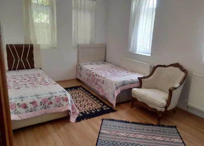Acan Guenluek Kiralik Ev Uerguep Apartman Mustafapaşa