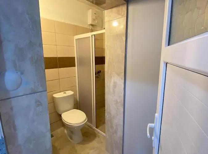 Apartman Acan Guenluek Kiralik Ev Uerguep Mustafapaşa