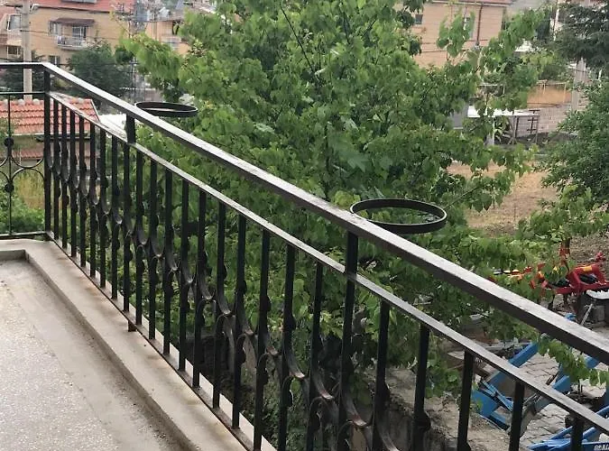 Acan Guenluek Kiralik Ev Uerguep Mustafapaşa