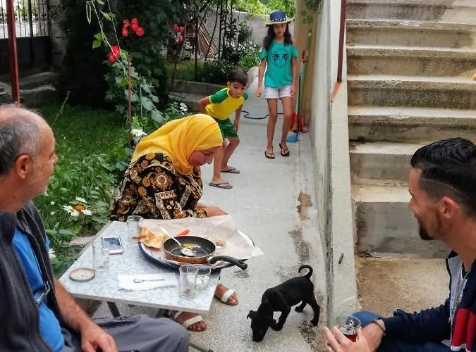 Acan Guenluek Kiralik Ev Uerguep Mustafapaşa